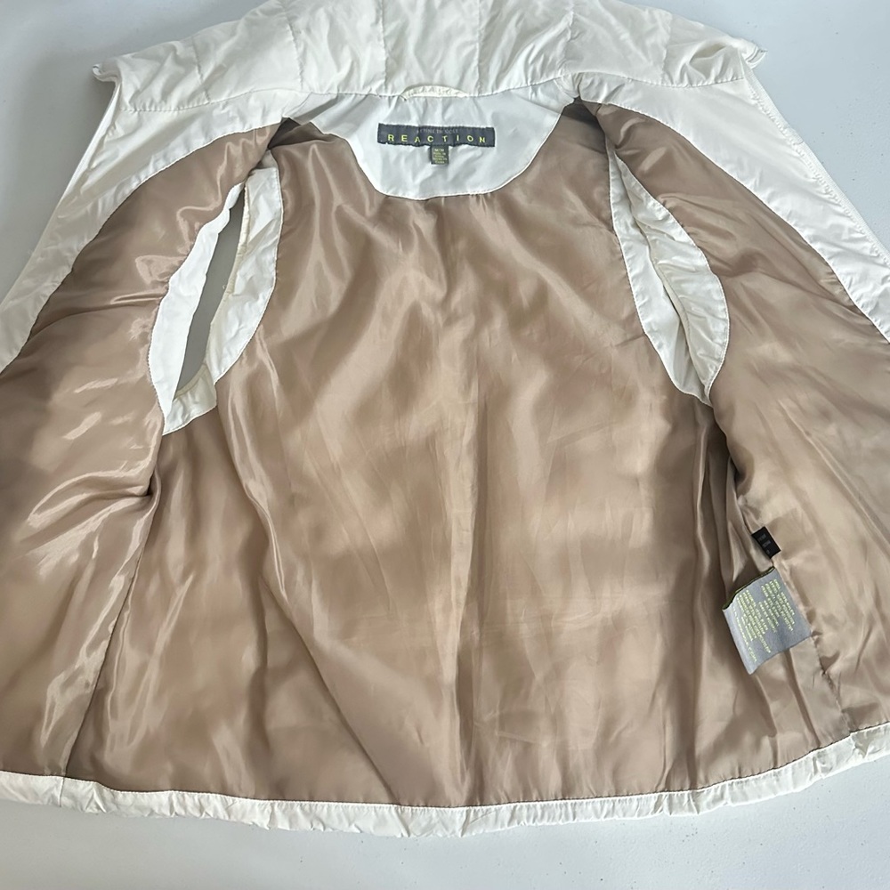 Woman's Kenneth Cole Reaction Down/Feather
Body warmer. Puffer Vest Ivory Sz M - Picture 8 of 13